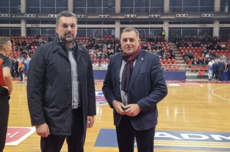 Konaković u Dodikovom društvu pratio utakmicu Igokee, razgovarali i o novoj vlasti